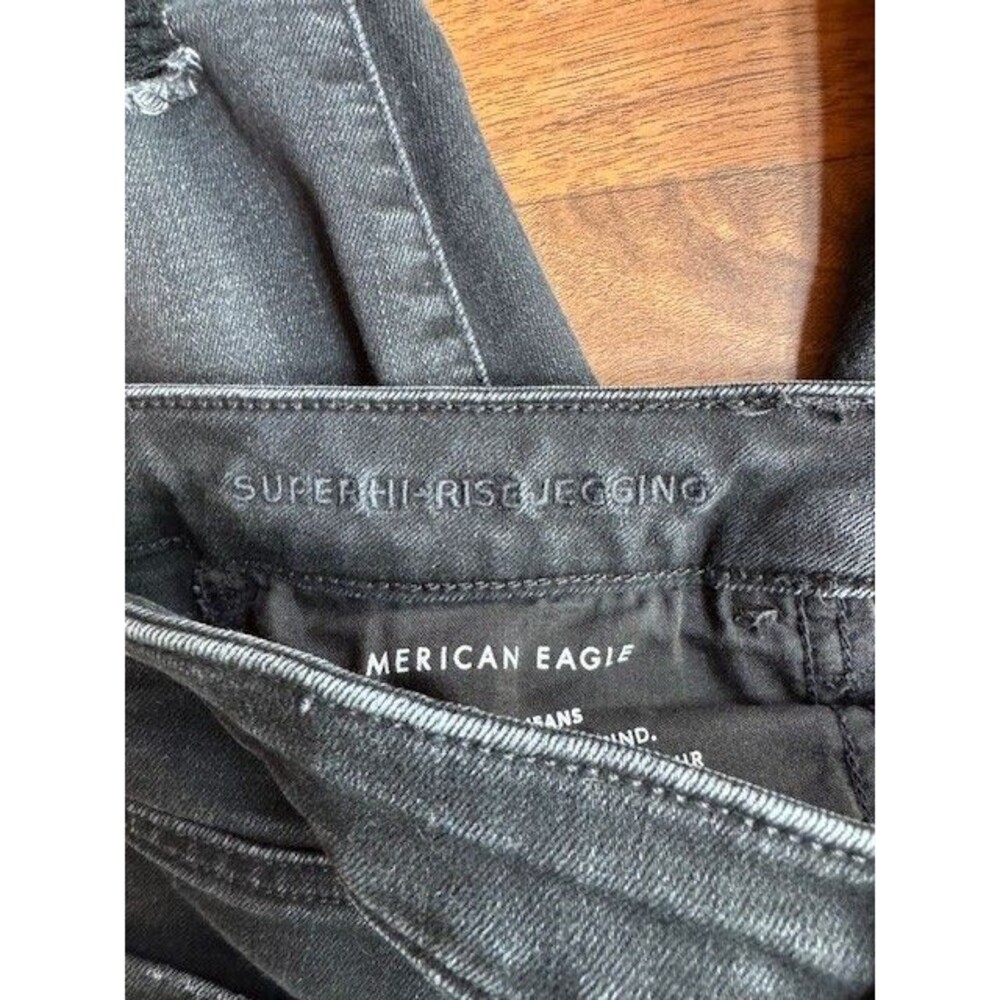 American Eagle Womens 14 SHORT Black Super Hi-Rise Jegging Distressed Denim EUC - Picture 6 of 10